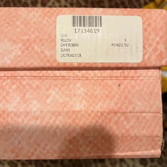 Cape Robbin new lace up yellow ankle boots with stud details size 9 - Picture 5 of 7